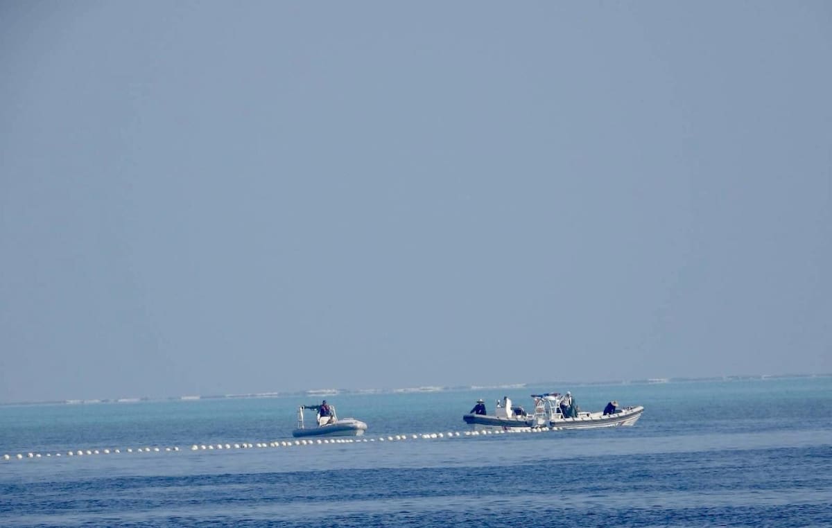 Barrera flotante en el mar de China Meridional. Foto: EFE.