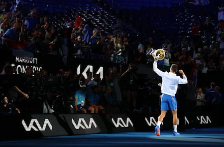 Djokovic con la copa. Foto: NA.