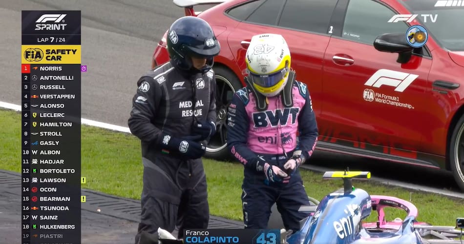 Franco Colapinto abandonó tras un choque en la carrera sprint del Gran Premio de Brasil 2025.