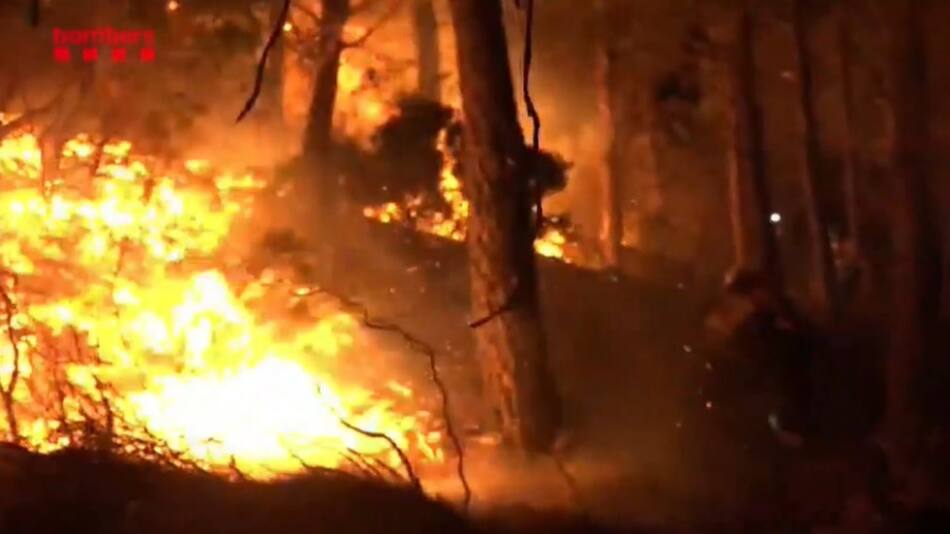 Incendio en Portbou. Foto: EFE.