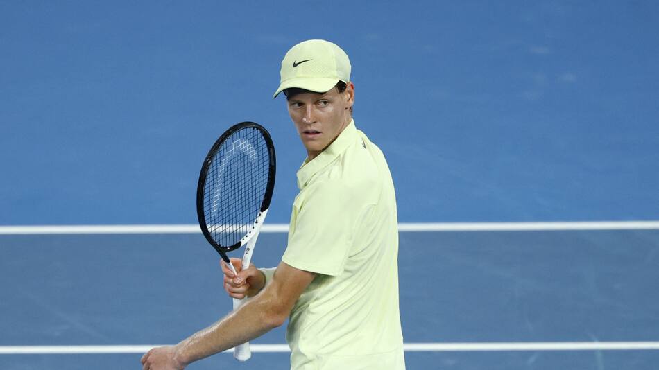 Jannik Sinner y Alexander Zverev. Foto: Reuters/Kim Kyung-Hoon.