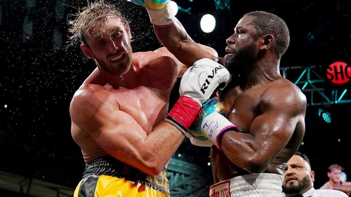 Floyd Mayweather y Logan Paul pelea exhibición en Miami, Reuters.