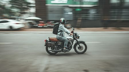 Atención conductores de motos: cuáles son los cascos aprobados para circular legalmente