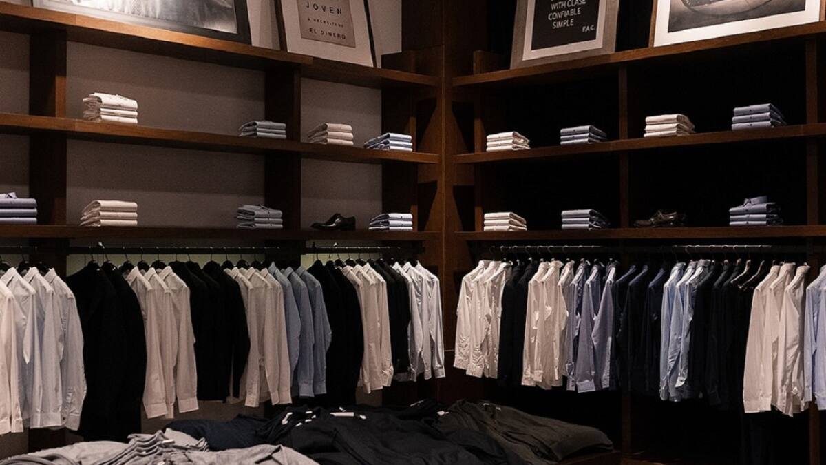 Etiqueta Negra anunció rebajas en sus prendas. Foto: Instagram @etiquetanegra