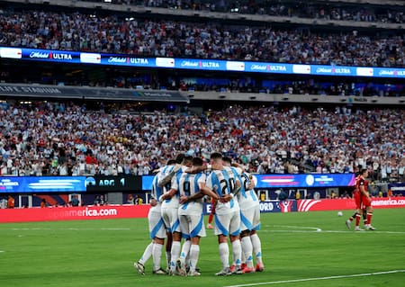 Las mejores imágenes de Argentina-Canadá. Foto: Reuters.