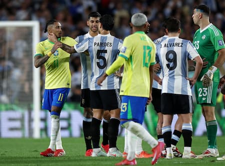 Raphinha, el centro de las críticas tras la victoria de Argentina contra Brasil. Foto: REUTERS/Agustin Marcarian.