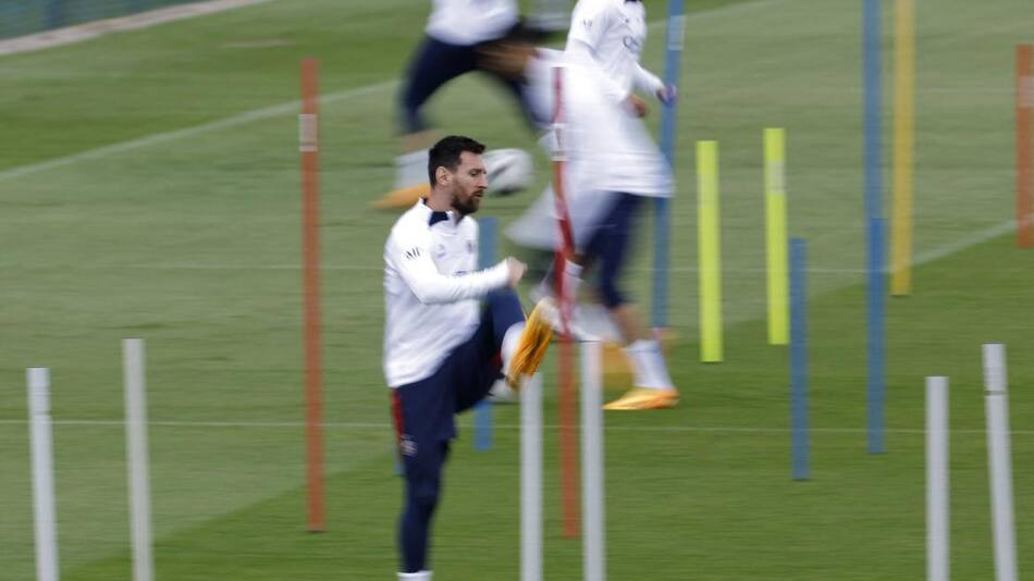 Lionel Messi en el entrenamiento del PSG. Foto: REUTERS.