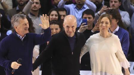 Vidal con Macri y Larreta en Ferro Carril Oeste, NA