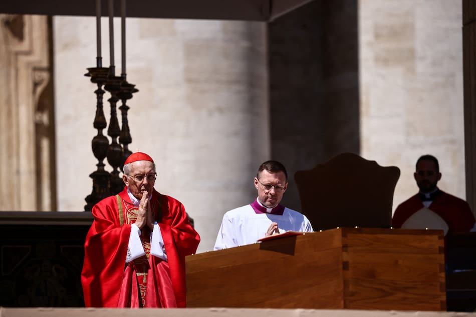 Homilía del cardenal Giovanni Battista Re en el funeral del Papa Francisco. Foto: REUTERS.