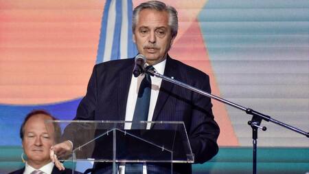 Alberto Fernández en el Coloquio IDEA. Foto: NA