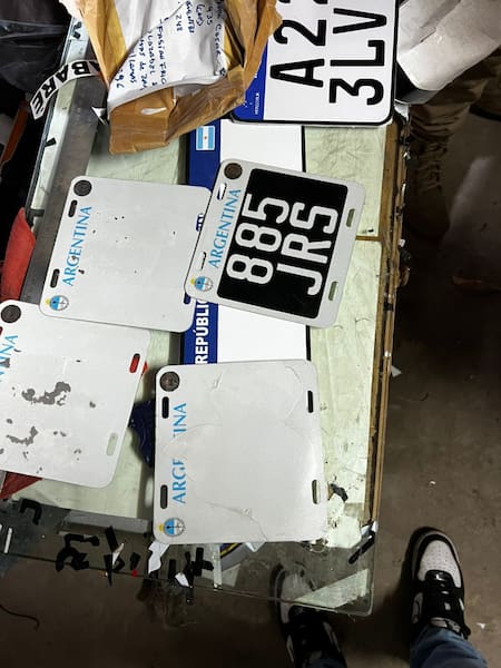 Desarticulan una banda dedicada al robo de vehículos de alta gama y falsificación de documentos