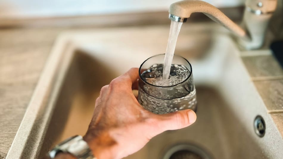 Contaminación por arsénico en el agua.