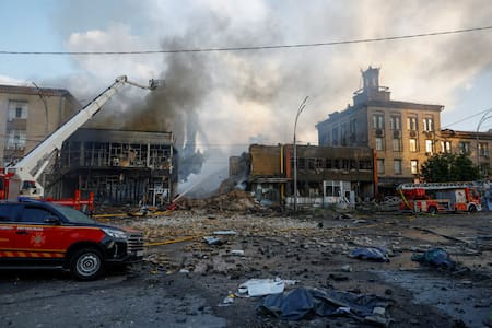 Ataque masivo de Rusia contra distintas zonas de Ucrania. Foto: REUTERS/Valentyn Ogirenko.