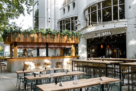Restaurantes con jardines: El club de la birra. Foto: Prensa