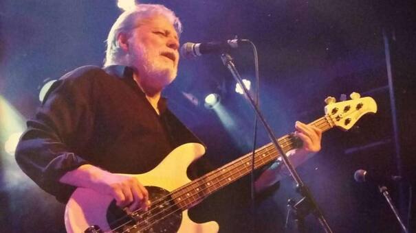 El bajista de Memphis la Blusera reveló que tienen que amputarle una pierna