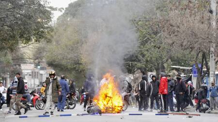 Violentas protestas en Jujuy por la reforma constitucional. Foto: NA.
