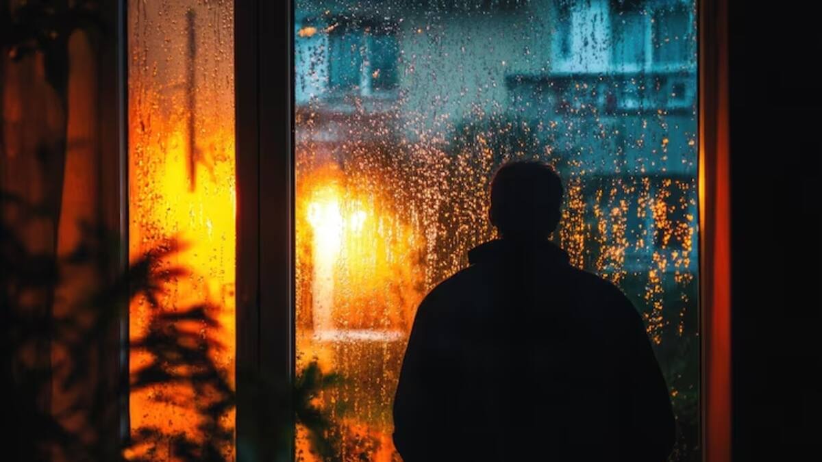 La falta de luz natural, los cambios en la rutina y la menor actividad al aire libre pueden influir en el estado de ánimo durante las jornadas grises.