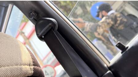 Ataque de talibanes a marcha de mujeres en Afganistan. Foto: @mikelayestaran.