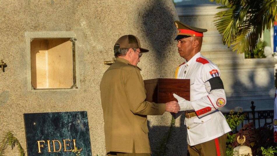 Inhumaron los restos de Fidel Castro (Reuters)