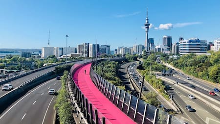Nueva Zelanda sufre un exilio masivo: por qué sus ciudadanos abandonan el país y cuál es el destino más elegido