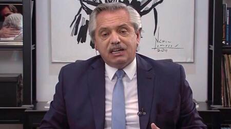 Ante la Iglesia, Fernández abogó por un diálogo para transformar a la Argentina