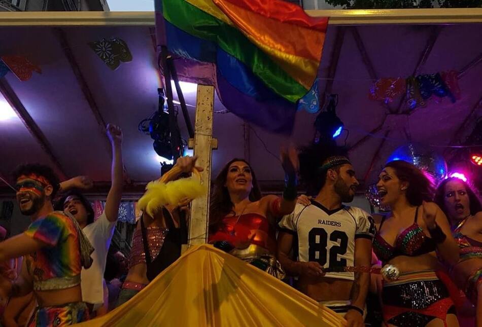 Flor de la V, baile y ovación en la XXIII Marcha del Orgullo, Diario 26