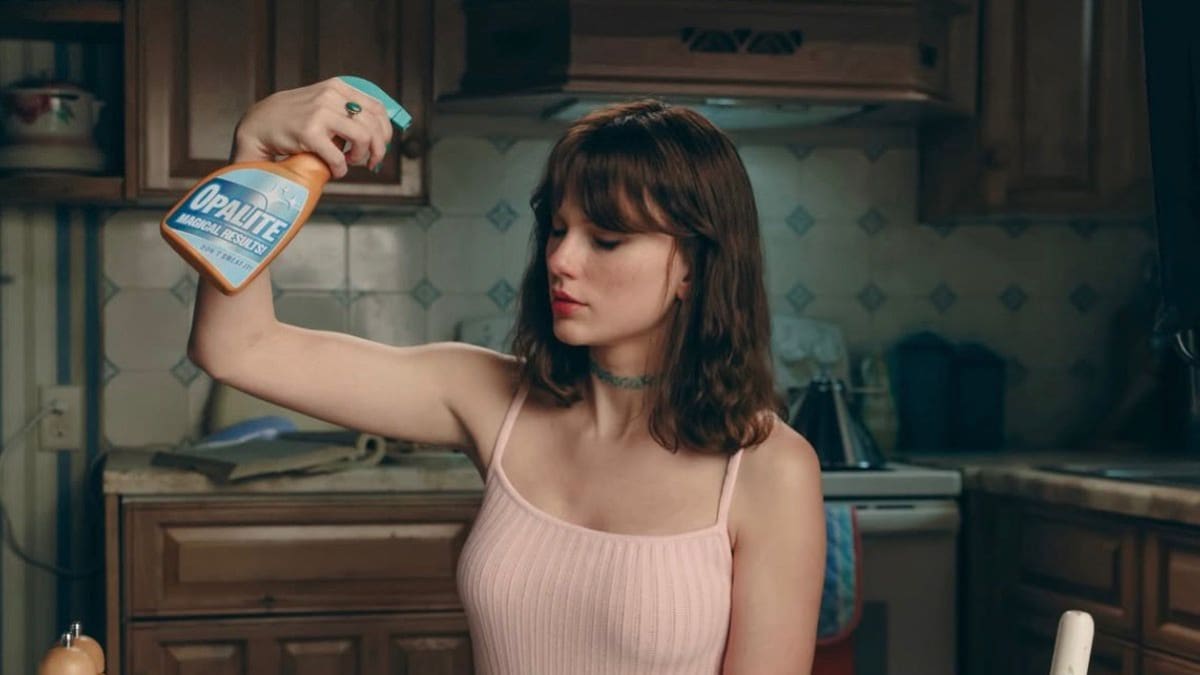 Taylor Swift en su videoclip "Opalite".
