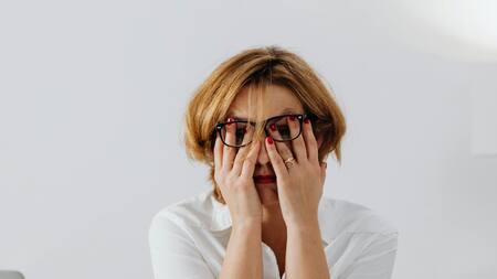 Cuál es la edad en la que se deja de ser feliz y cuándo vuelve el disfrute, según la ciencia