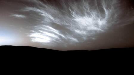 Así se ven las impactanctes nubes en el cielo de Marte