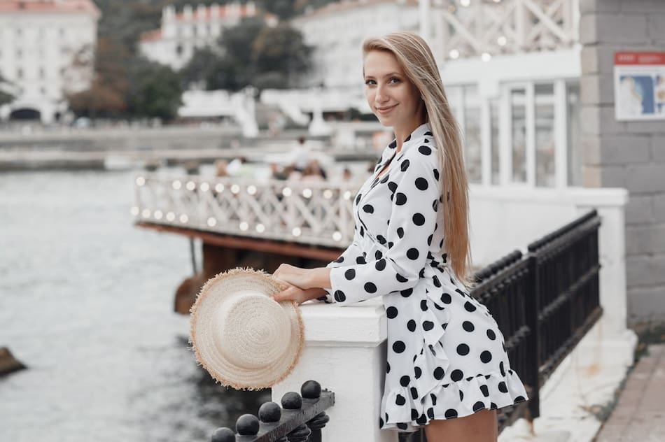 Estampados polka-dot (lunares). Foto: Freepik.