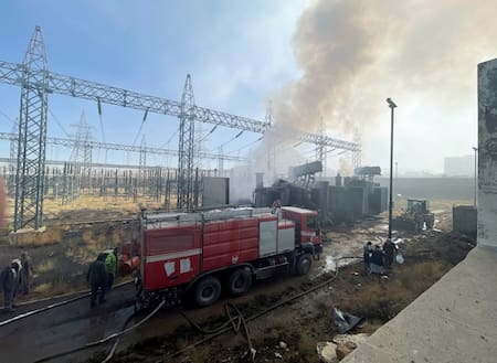 Ataque contra centrales eléctricas en Saná, Yemen. Foto: Reuters.
