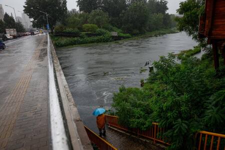 En sólo 40 horas cayeron más de 107 milímetros de agua, la cantidad total, promedio, de julio China. Foto: EFE