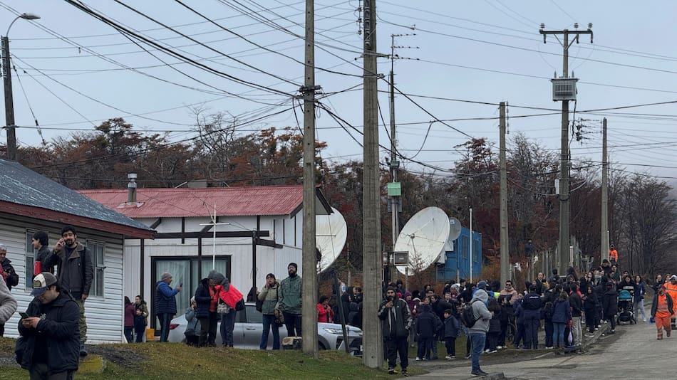 Evacuaciones en zonas bajo alerta por tsunami en Chile. REUTERS/Rodrigo Maturana.