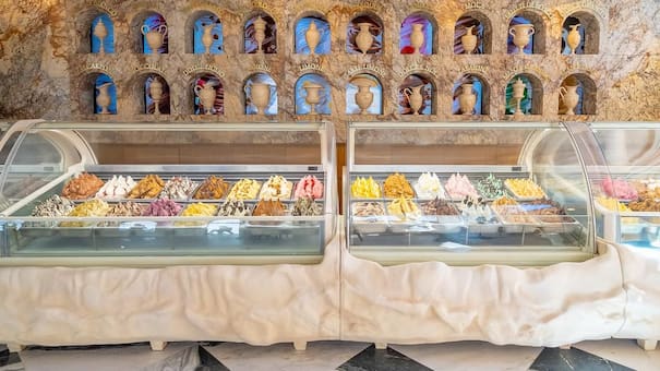 Un viaje a Italia, pero en Argentina: una de las heladerías más hermosas del mundo está en Buenos Aires y deslumbra con su arquitectura