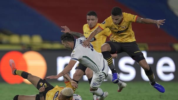 Vélez se durmió, cayó ante Barcelona en Ecuador y quedó eliminado de la Copa Libertadores