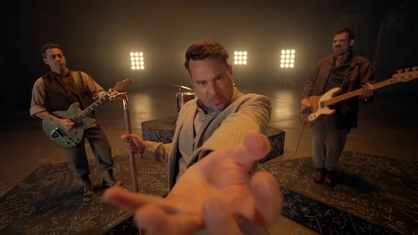 Chano Charpentier homenajeó a Lanata en el nuevo video de Tan Biónica: “La matemática, la música y el amor”