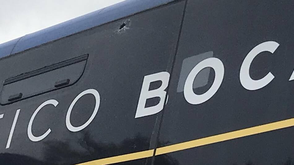 Así quedó el micro de Boca. Foto: Twitter