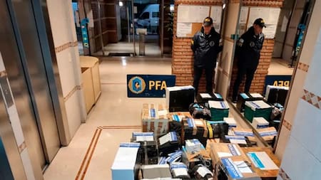 Allanamientos en la Escuela de Yoga. Foto: NA