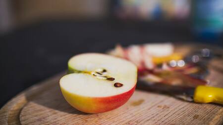 El error más común al comer manzana. Foto Unsplash