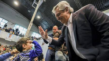 Alberto Fernández en Bahía Blanca, Agencia NA