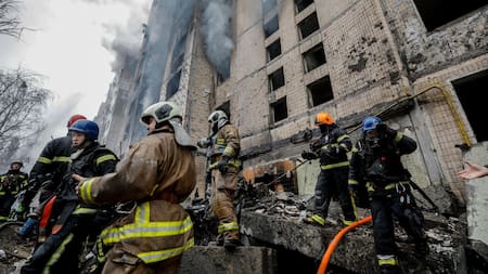 Rusia atacó Kiev y Járkov en Ucrania y dejó al menos cinco civiles muertos. Foto: EFE.