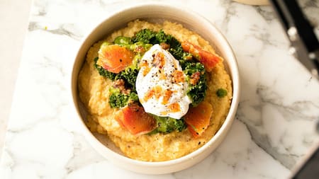 Plato de polenta. Foto: Unsplash.