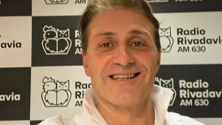 Violento robo a Daniel Gómez Rinaldi en Recoleta: un delincuente lo apuñaló en la pierna