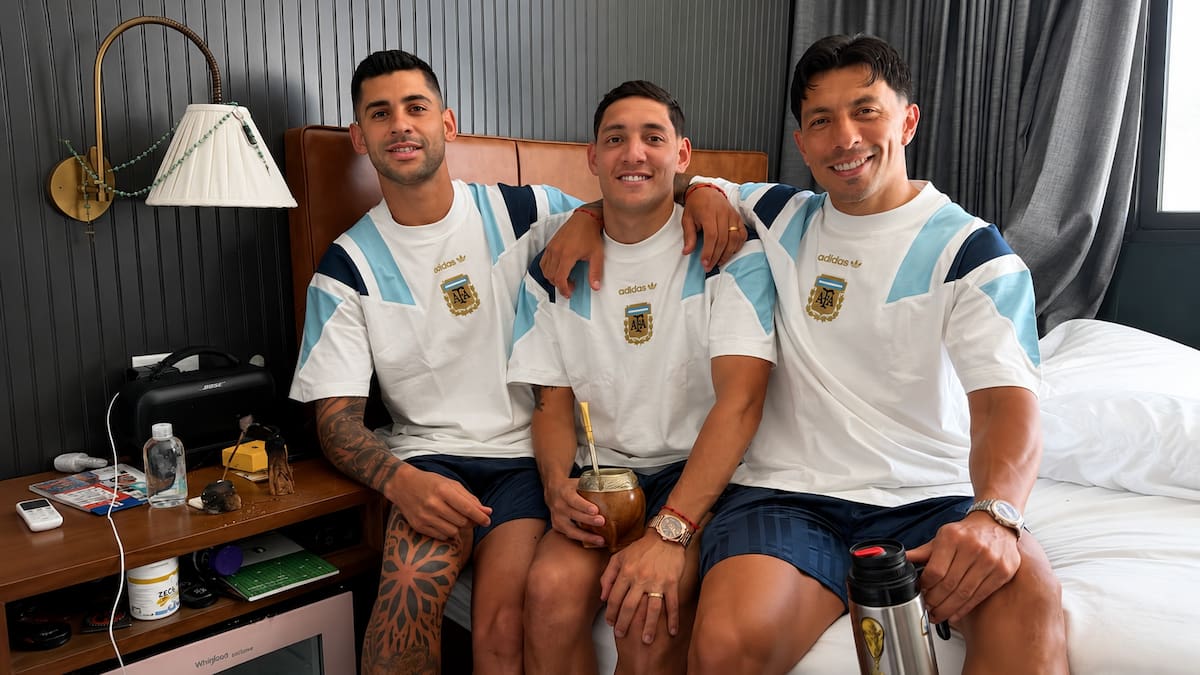 "La banda del palo santo", Cristian Romero, Lisandro Martínez y Nahuel Molina