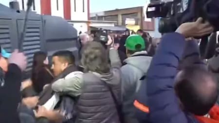 Incidentes en la previa al acto de Javier Milei en Moreno.