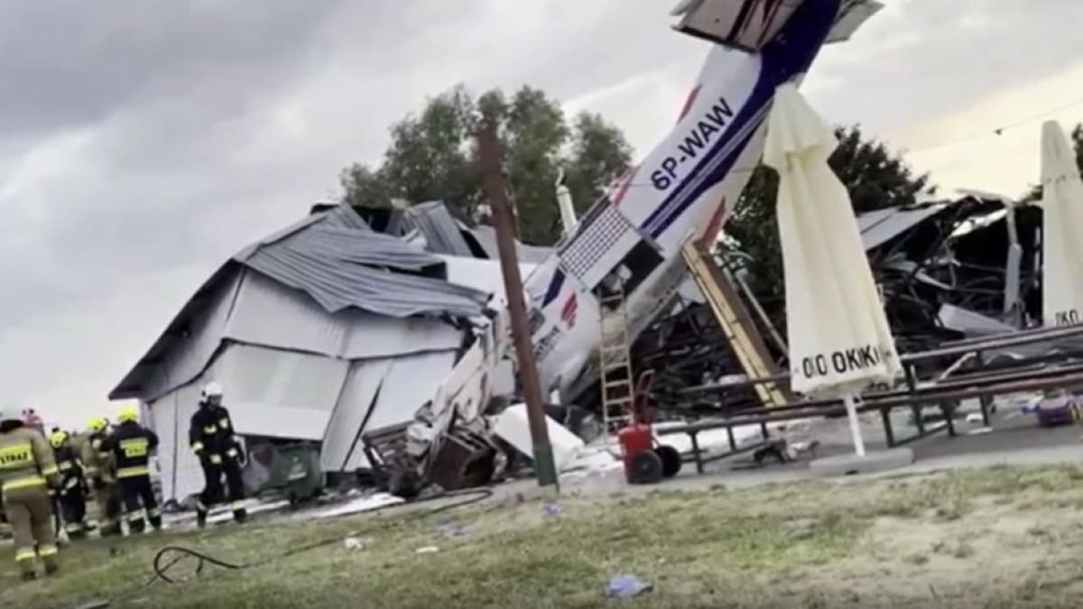 Según la policía, tres de los fallecidos estaban a bordo y los otros dos estaban en el hangar. Foto: captura de pantalla.
