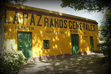 Almacén de ramos generales en Roque Pérez. Foto: pueblitos