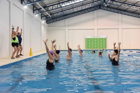 Leo Nardini, Noe Correa y Luis Vivona, realizaron la reapertura del Gimnasio Municipal de Malvinas Argentinas