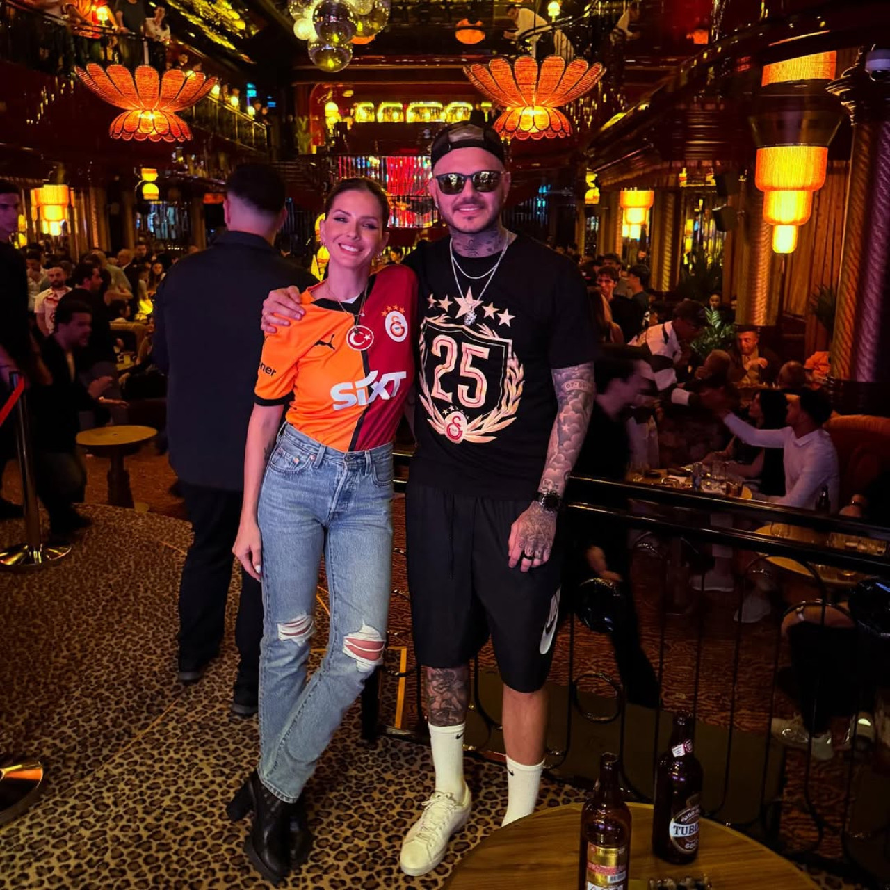 Mauro Icardi en los festejos del Galatasaray junto a la China Suárez. Foto: Instagram mauroicardi.