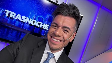 Hector Rossi, conductor de Trasnoche 26, en Canal 26.